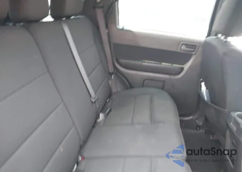 2010 Ford Escape Xlt z USA, uszkodzony, nr VIN 1FMCU9DG3AKA55265